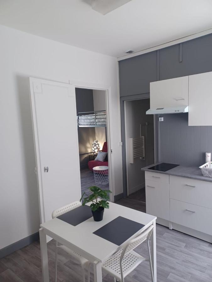 Le Carnot Proche Gare Et Iut Chez Adrien Apartment Сен-Кантен Екстериор снимка