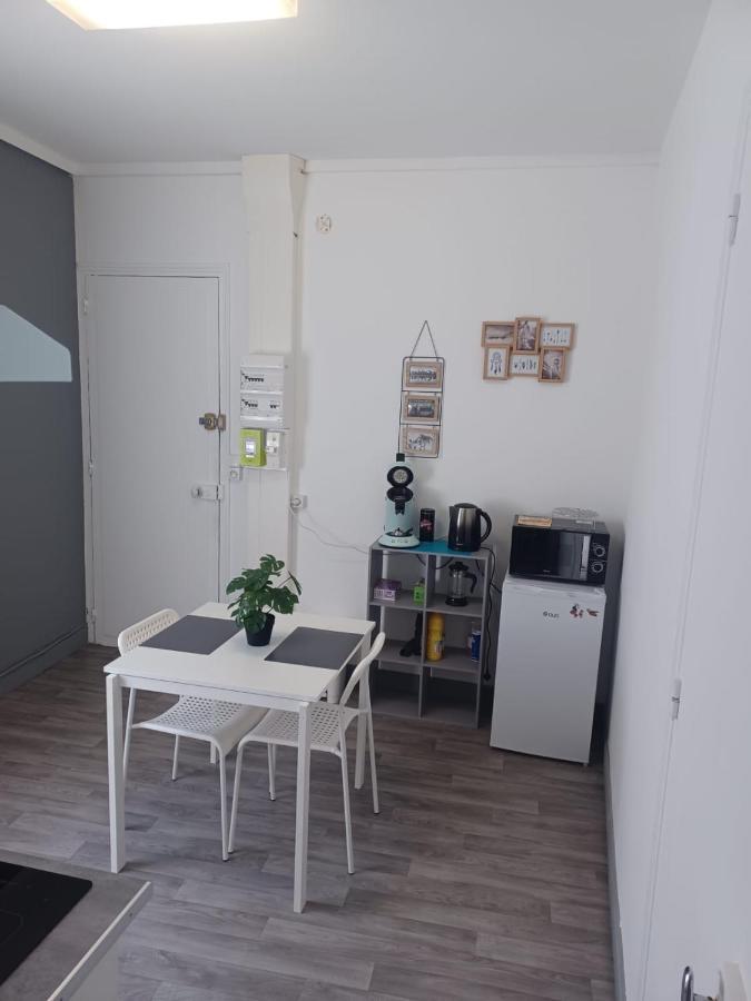 Le Carnot Proche Gare Et Iut Chez Adrien Apartment Сен-Кантен Екстериор снимка