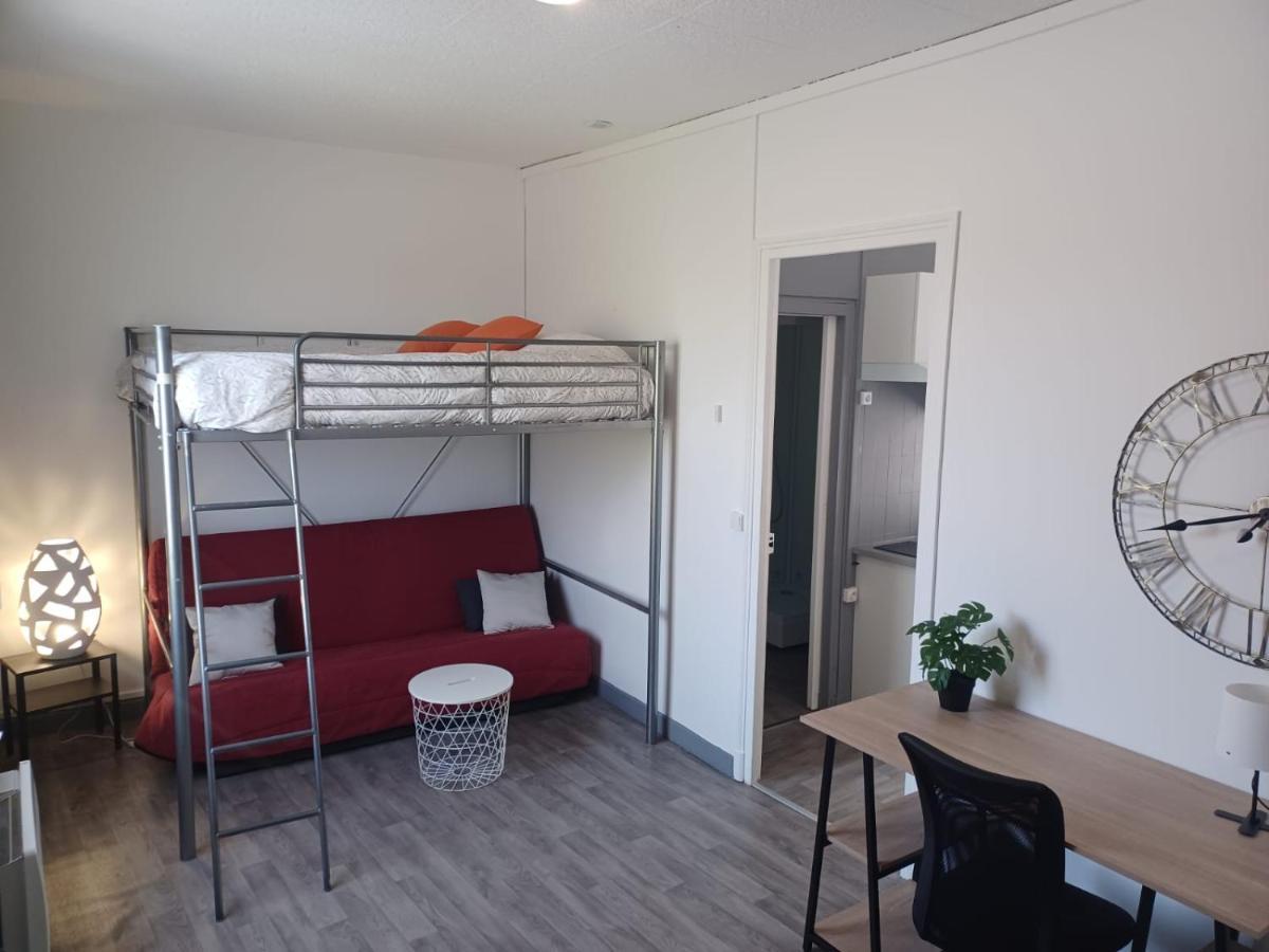 Le Carnot Proche Gare Et Iut Chez Adrien Apartment Сен-Кантен Екстериор снимка