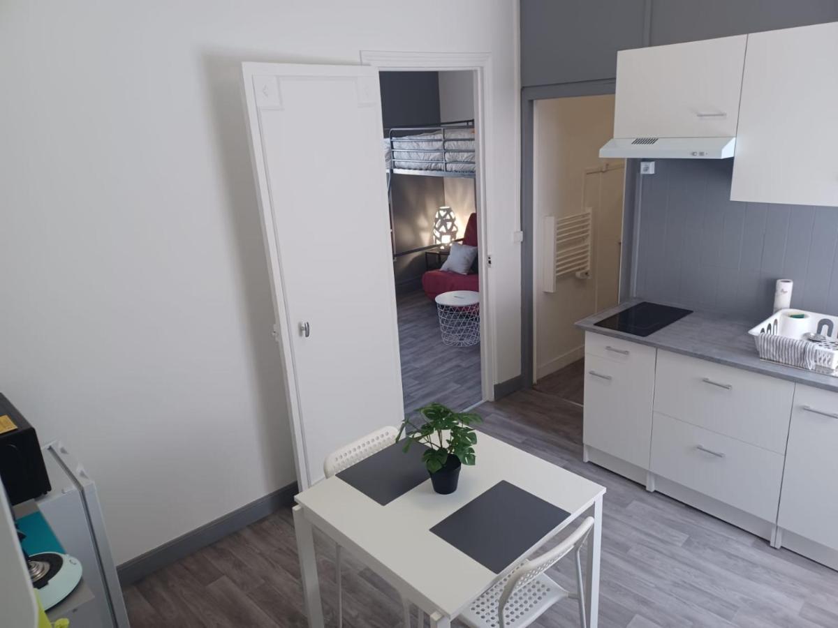 Le Carnot Proche Gare Et Iut Chez Adrien Apartment Сен-Кантен Екстериор снимка
