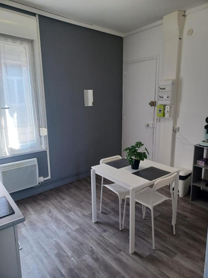 Le Carnot Proche Gare Et Iut Chez Adrien Apartment Сен-Кантен Екстериор снимка