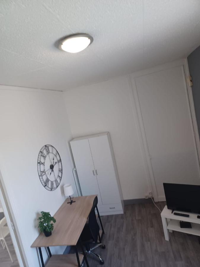 Le Carnot Proche Gare Et Iut Chez Adrien Apartment Сен-Кантен Екстериор снимка